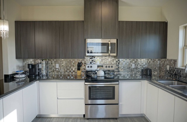 BOHO STYLE | 2 BED 2 BATH | PRIME LOCATION