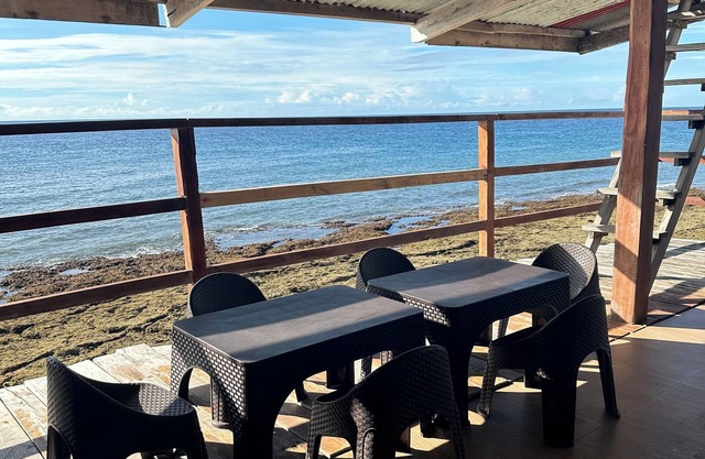 Bohol Beach House Costa Cantagay 4 bdrms for 10-12 pax (beachfront)