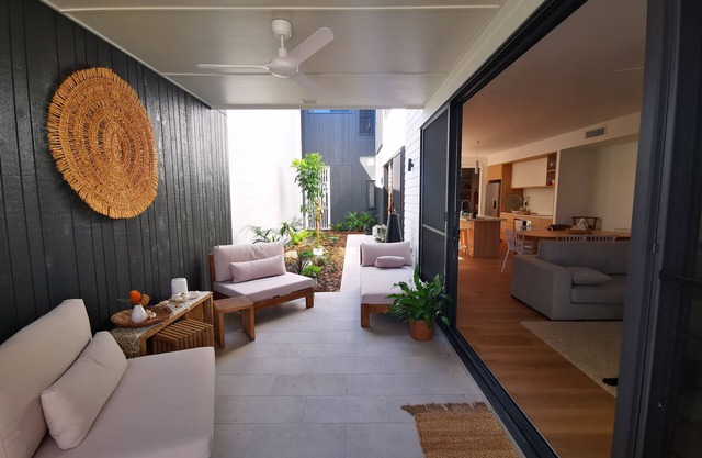 Bokarina Beach House - Brand new home!