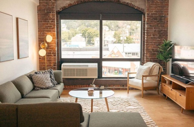 Bold & Beautiful Heart of Duluth's Craft District