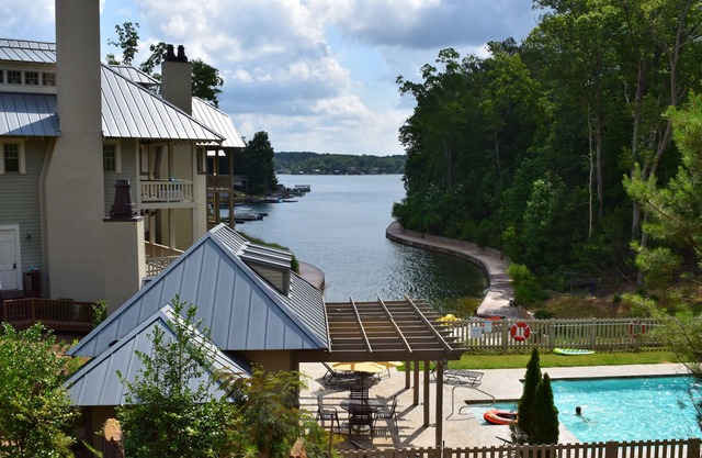 BOLTON COVE: 12 Cricket Ln. Piscina, playa, parque infantil, alquiler de barcos - 3 casas disponibles