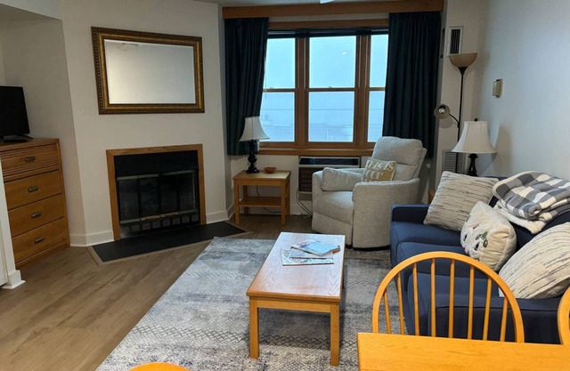 Bolton main lodge family condo ski in/ski out!