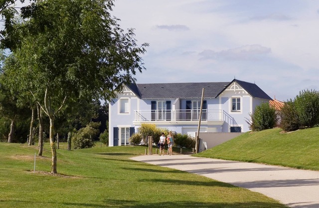 Maison ensoleillée avec terrasse privée | Près du terrenos de golf