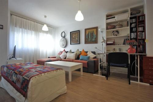 Bonito apart. con PARKING Y PISCINA