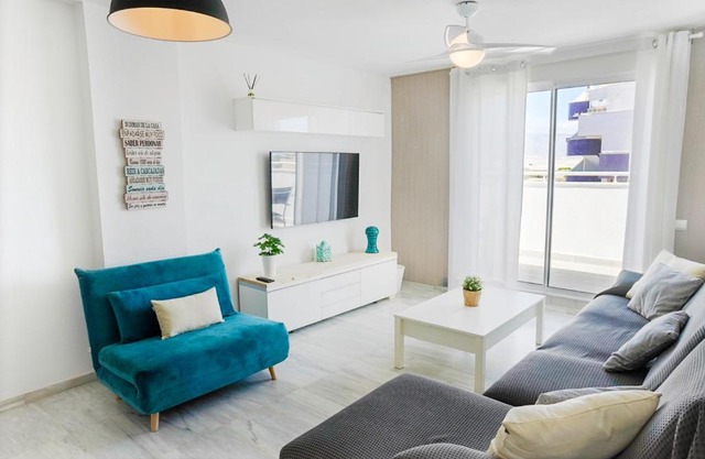 Bonito apartamento ideal para familias con piscina en Roquetas