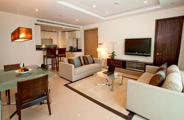 Bonnington Jumeraih Lakes Towers , JLT Cluster J , Dubai