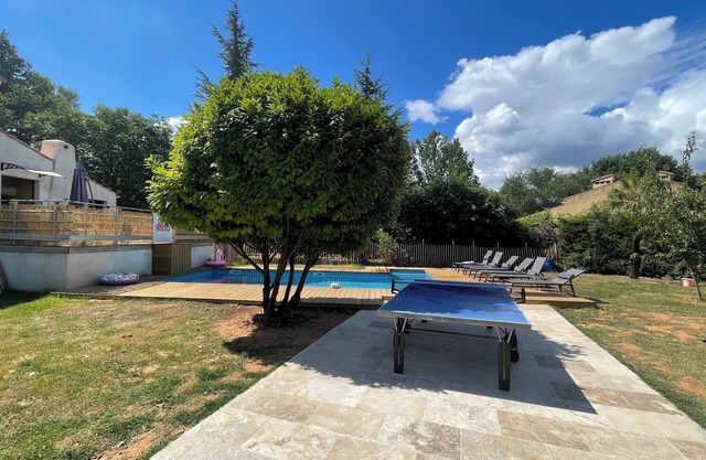 BONZINI, PÉTANQUE, PING-PONG AND SWIMMING POOL 5 mns from SAINTE VICTOIRE...