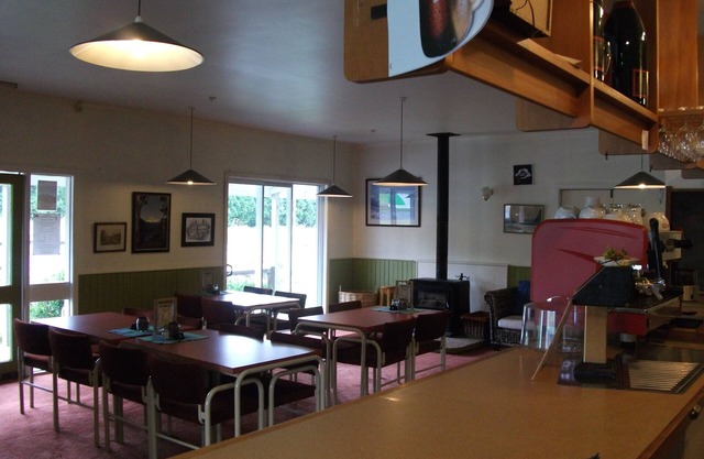 BOOK A PUB !!SLEEPS UP TO 26/WARM /HEAPS OF SPACE/SELF CONTAINED/ /FAMILY/GROUPS