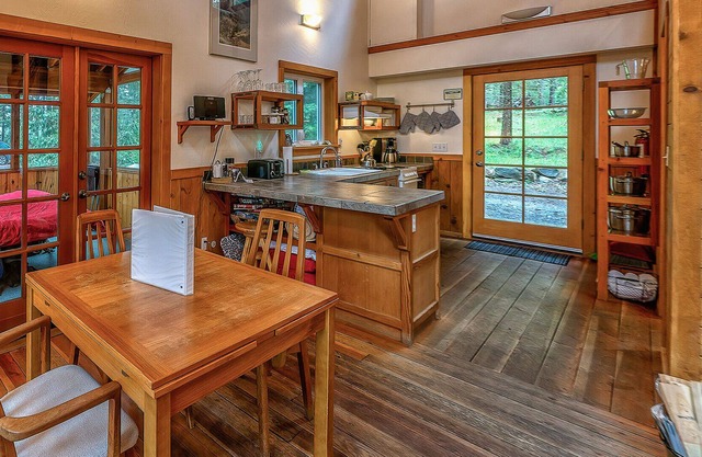 BookStayHop - #1D Hobart Peak ~ Green Springs Cabins ~ Jacuzzi Tub~ Kitchen~ Do
