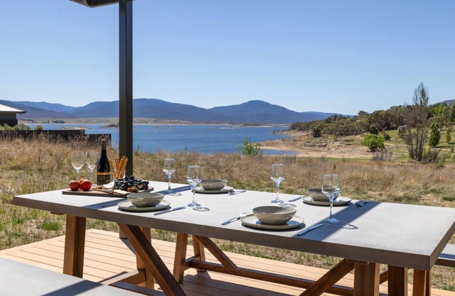 Boorolong, located on the shores of Lake Jindabybne