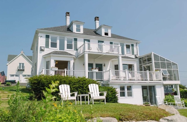 Boothbay Harbor King Suite – Room 11 at Admiral's Quarters Inn