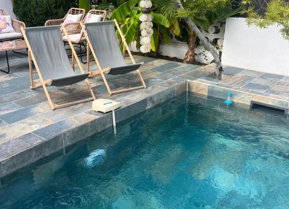 Bord de mer + piscine