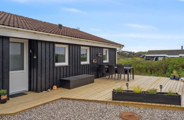 "Boris" - 250m from the sea by Interhome