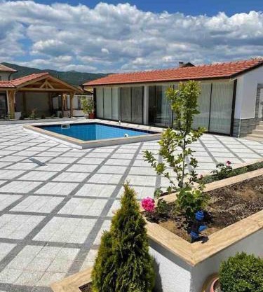 Boris House 5 bed Villa & Private Pool