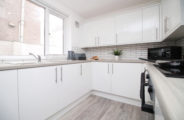 Borough House by Stay South Wales - Sleeps 7