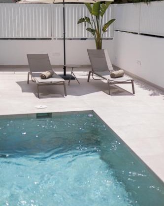 Bossa Bay Suites with Private Pool - MC Apartments Ibiza