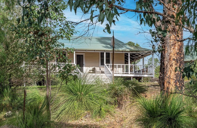Bottlebrush Cottage & Studio, Wildbrook Pl