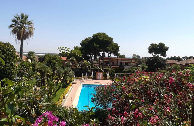Bougainvilla: Villino con Giardino e Piscina