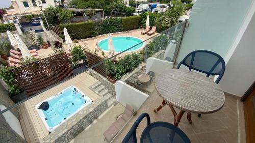 Bougainville Luxury Boutique Hotel