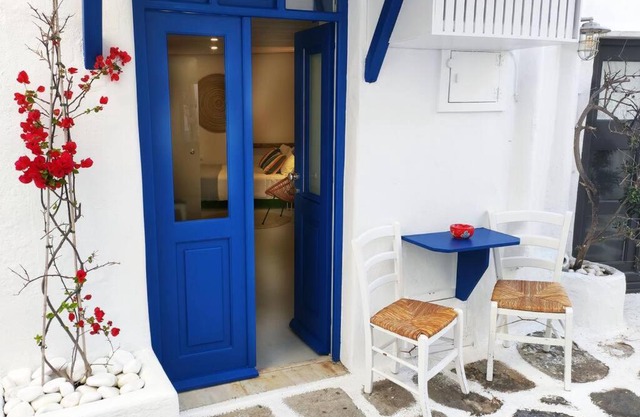Bougainvillea Cave Suite - Old Town
