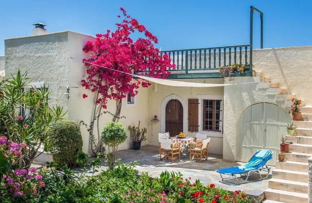 Bougainvillea House in Crete