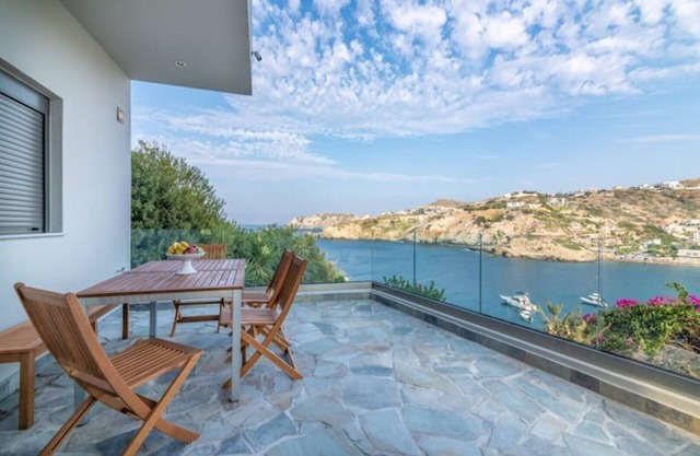 "Bougainvillea" Luxury Villa with amazing Seaview