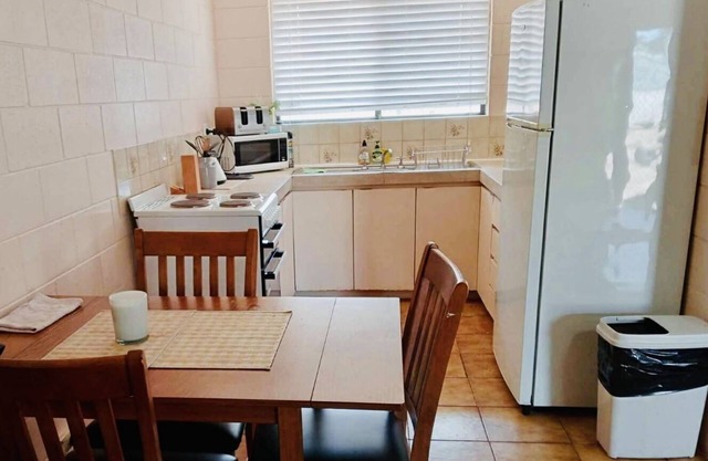 Boulder 3-bed, parking, garden. Ideal for hikers. Kalgoorlie Airport 1 km.