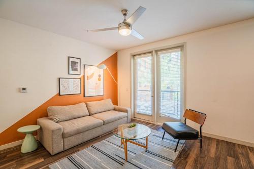Boulevard Stays Modern Roosevelt Row Suite 1BR Pool Gym 8