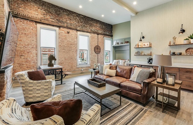 Bourbon Trail - KY State Fair Discounted Pricing- Central Location Sleeps 14