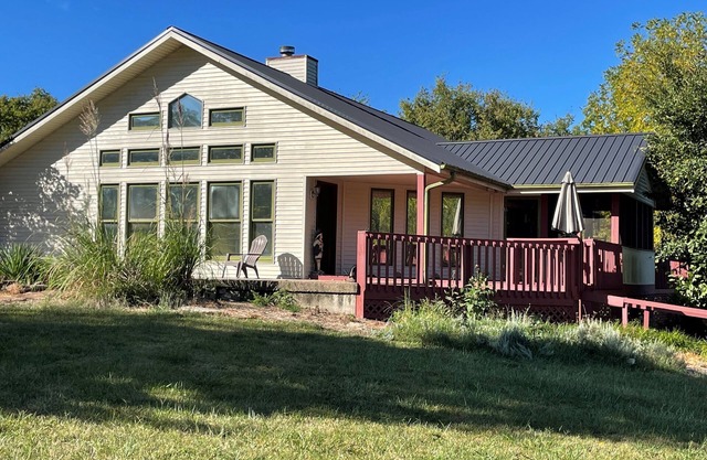 Bourbon Trail Country Cabin - Peaceful and Serene