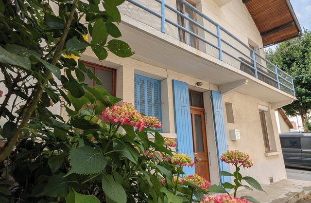 Bourg d'Oisans house, for groups or families, close to the resorts