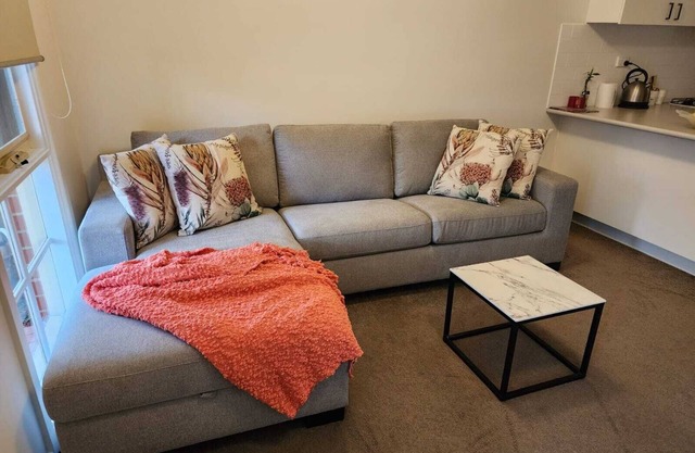 Boutique apartment on ground level with free parking