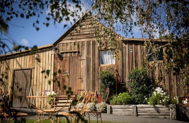 Alojamiento en el granero 'Boutique Barn' / lugar de la boda