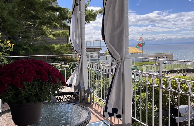 Boutique Beachfront Residence with Balcony & Fire Pit
