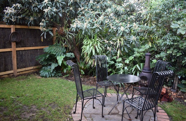 Boutique creek side B&B. Walking distance to everything.