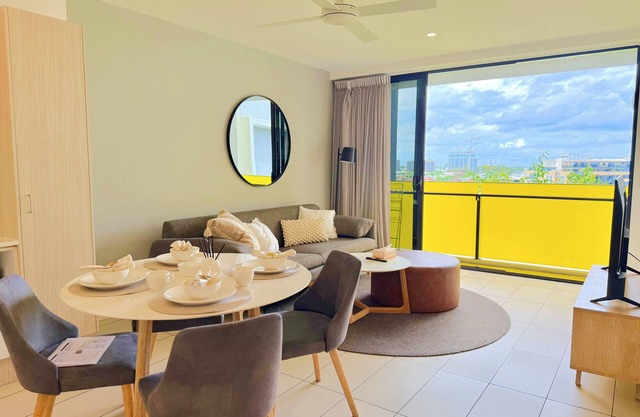 Boutique Hamilton Stay Port Side