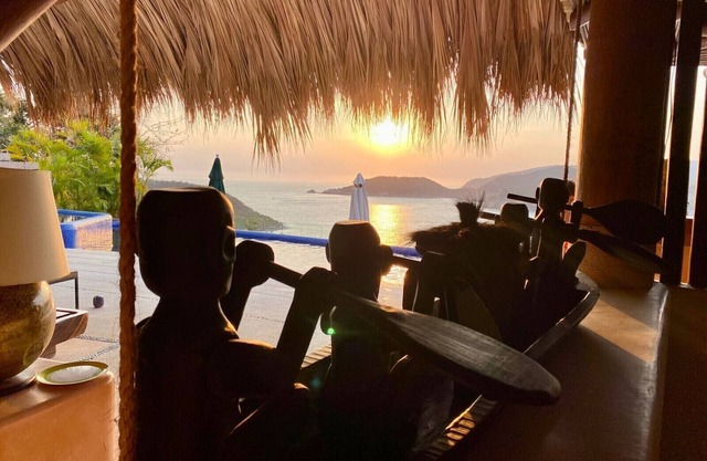 Casa boutique en la bahía de Zihuatanejo, a pocos pasos de la playa.