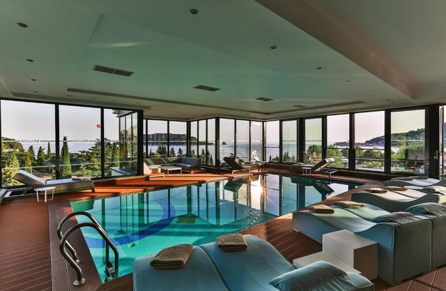 Boutique Hotel Square by Aycon