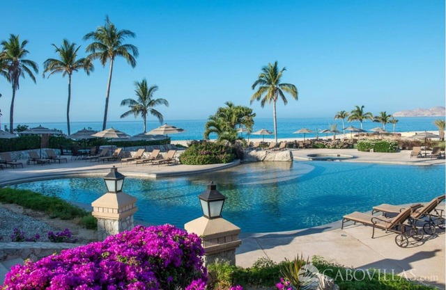 Boutique luxury resort in Los Cabos. Free Golf and VIP transportation included.