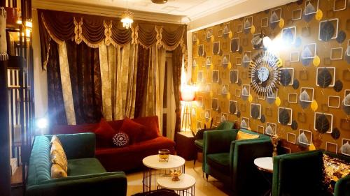 Boutique Stay for Family On Manali Expressway
