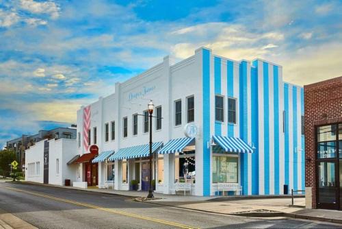 Boutique Studio In Heart Of Dynamic 12 South #203