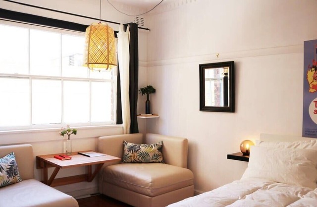 Studio Flat with Shared Rooftop Terrace