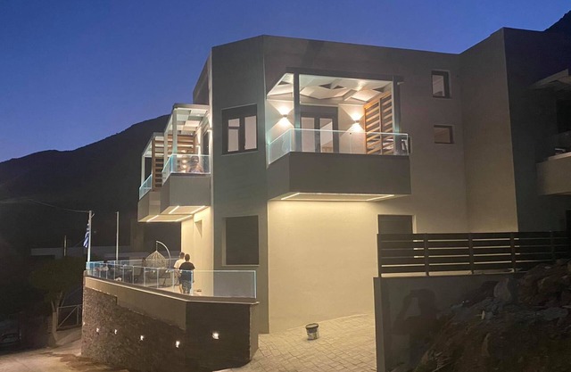 Boutique villa for 6 people, new build, sea view, close to the beach