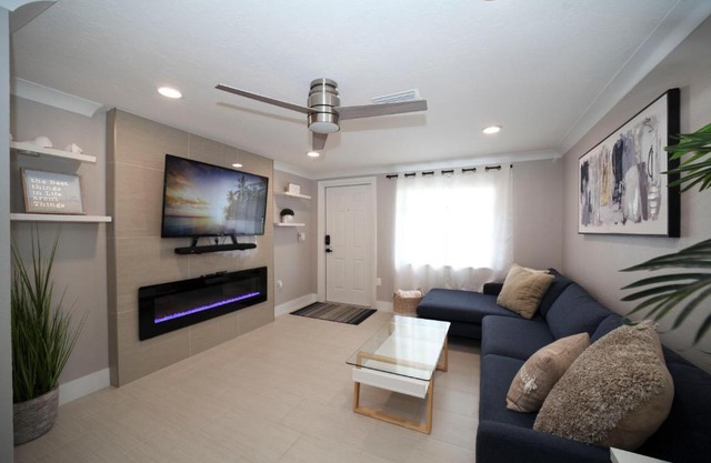 Bow-Tie Suite