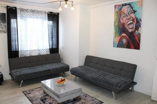 Bowery Apartment - 2 Bedrooms 1st floor