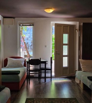 Bozovic Apartments I