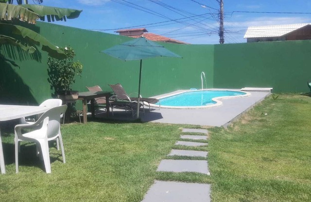 Casa 3 quartos pertinho da praia
