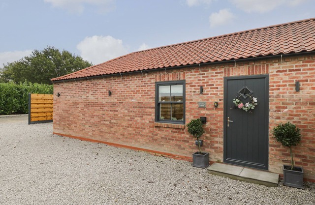 BRACKEN COTTAGE, pet friendly, luxury holiday cottage in Pocklington