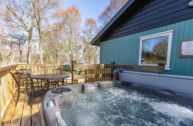 Bracken Lodge 6 with Hot Tub
