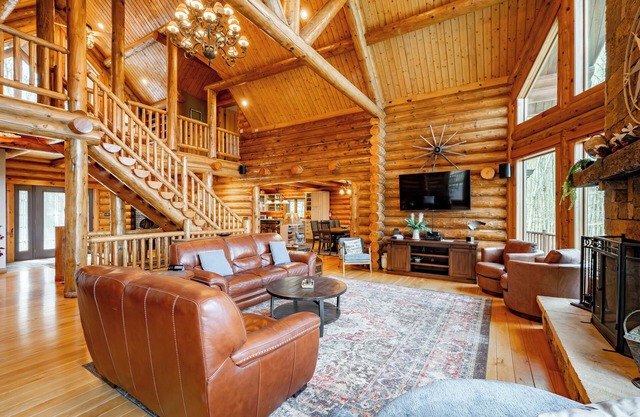 Bracken Lodge: Lake Access, Hot Tub, Fireplace, Fire Pit!